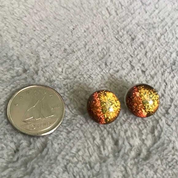 Glittery Resin Stud Earrings ✨ - Picture 2 of 3